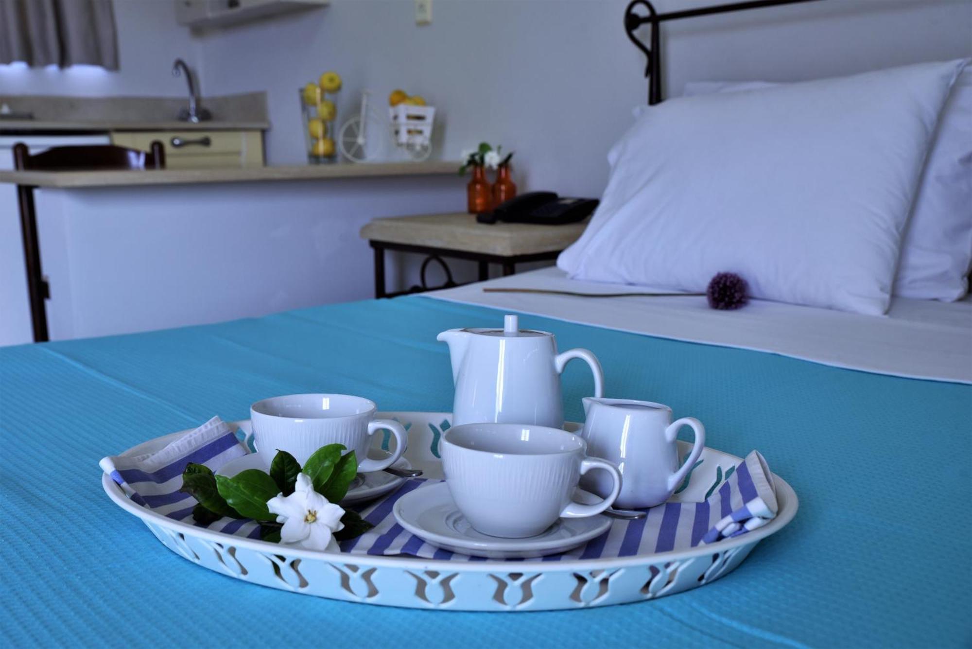Golden Bay Hotel Apartments Малиа Номер фото